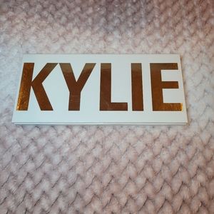 KYLIE kylie jenner pressed eyeshadow palette